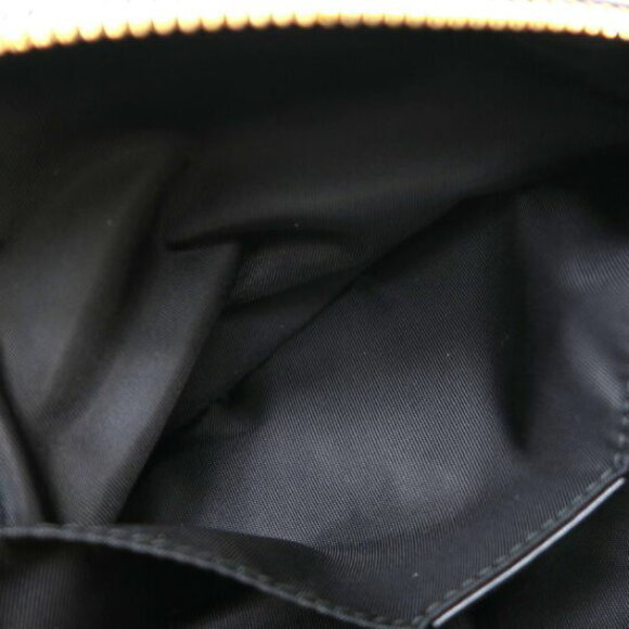 Gucci Interlocking GG Pouch - Picture 4 of 9